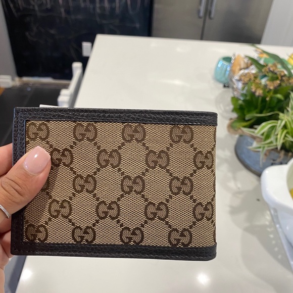 ***SOLD*** Men’s Gucci GG supreme wallet - Picture 8 of 8